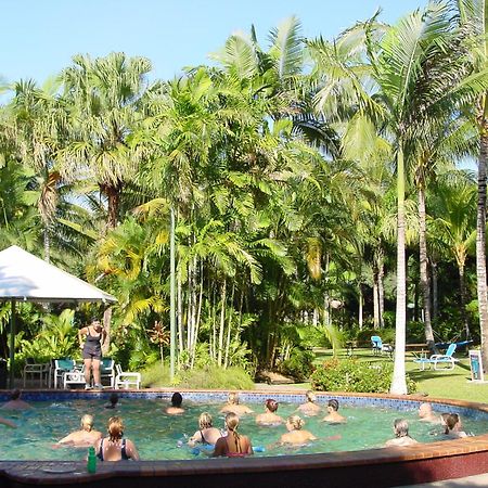 Ingenia Holidays Cairns Coconut Экстерьер фото The pool at the resort