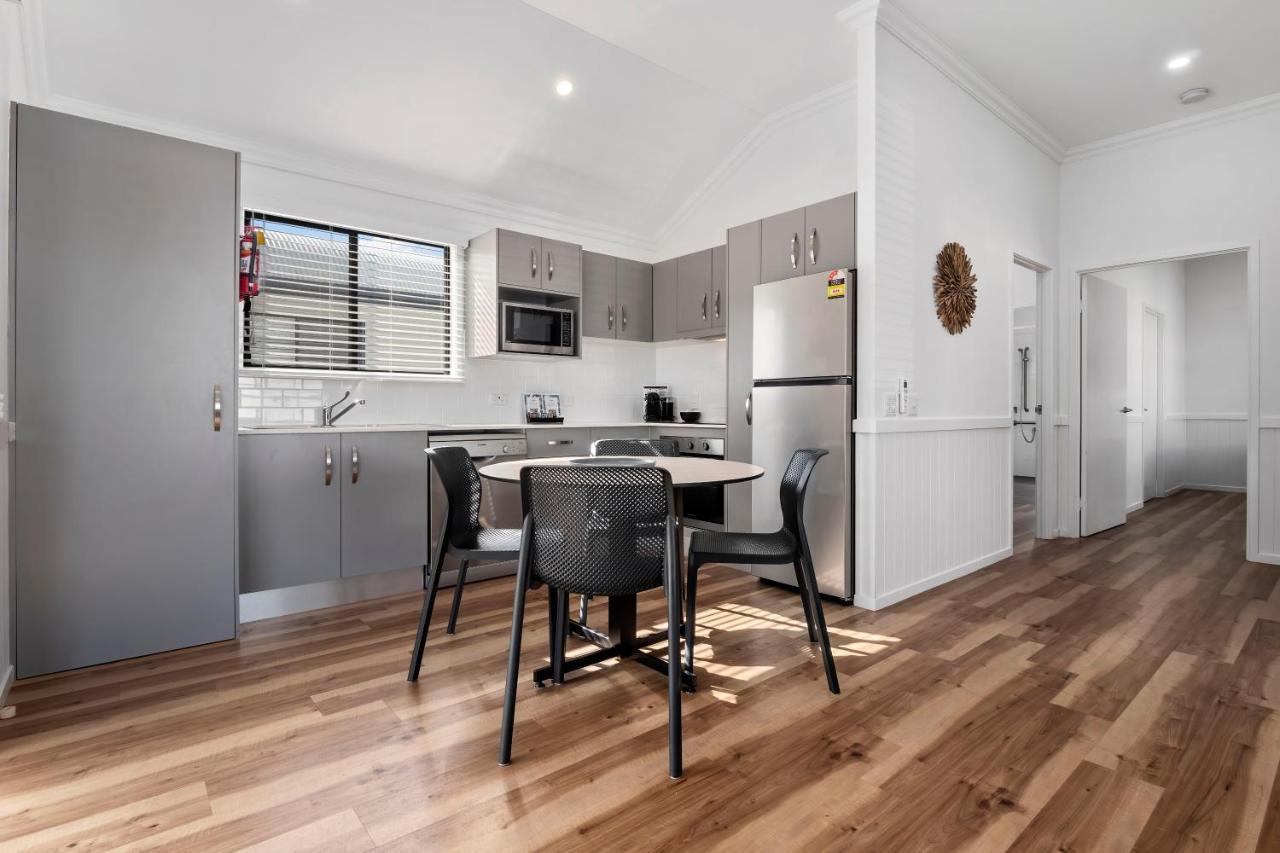 Ingenia Holidays Cairns Coconut Экстерьер фото A kitchen in a typical apartment