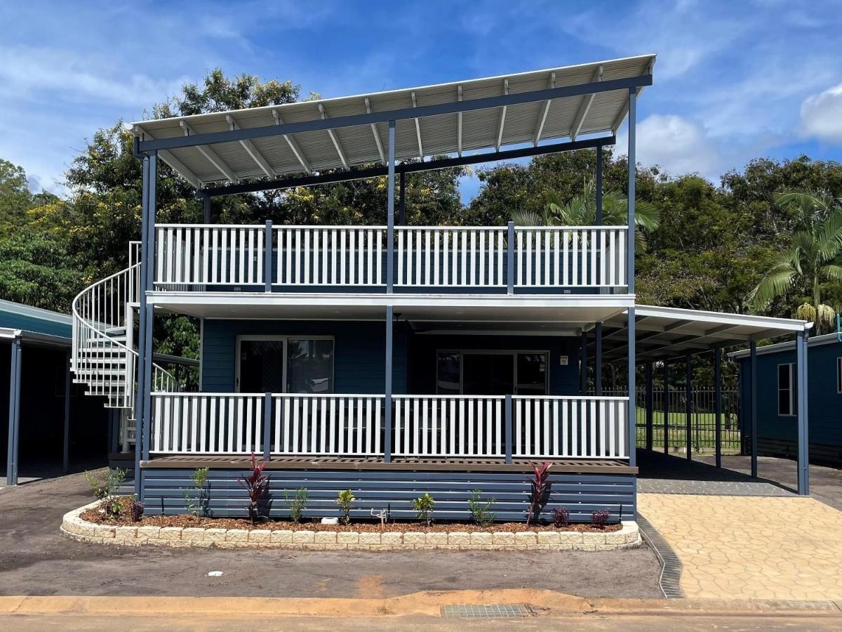 Ingenia Holidays Cairns Coconut Экстерьер фото A two storey transportable home