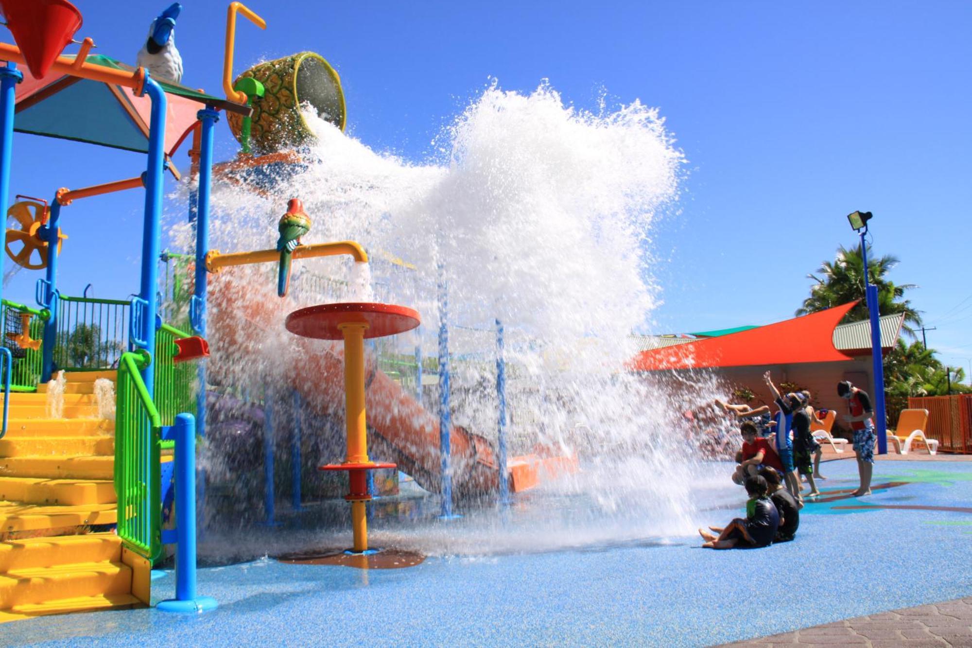 Ingenia Holidays Cairns Coconut Экстерьер фото Wet 'n' Wild Water Park