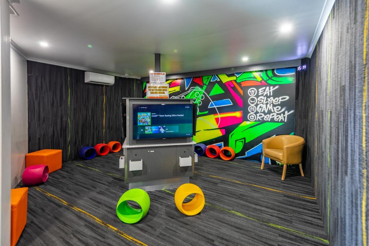 Ingenia Holidays Cairns Coconut Экстерьер фото The Super Game Room