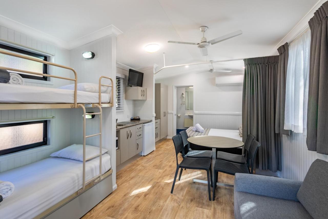Ingenia Holidays Cairns Coconut Экстерьер фото A typical interior of a typical static caravan