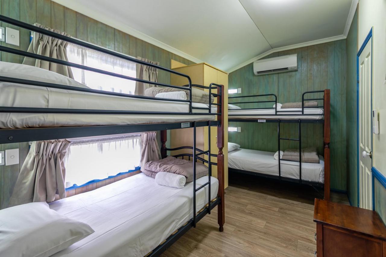 Ingenia Holidays Cairns Coconut Экстерьер фото Bunk beds in a hostel