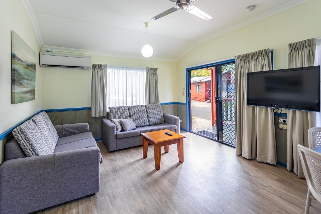 Ingenia Holidays Cairns Coconut Экстерьер фото Living area of a two-bedroom villa