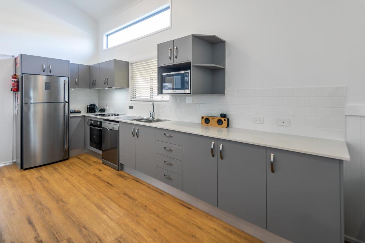 Ingenia Holidays Cairns Coconut Экстерьер фото A kitchen in a student apartment at the University of Western Australia